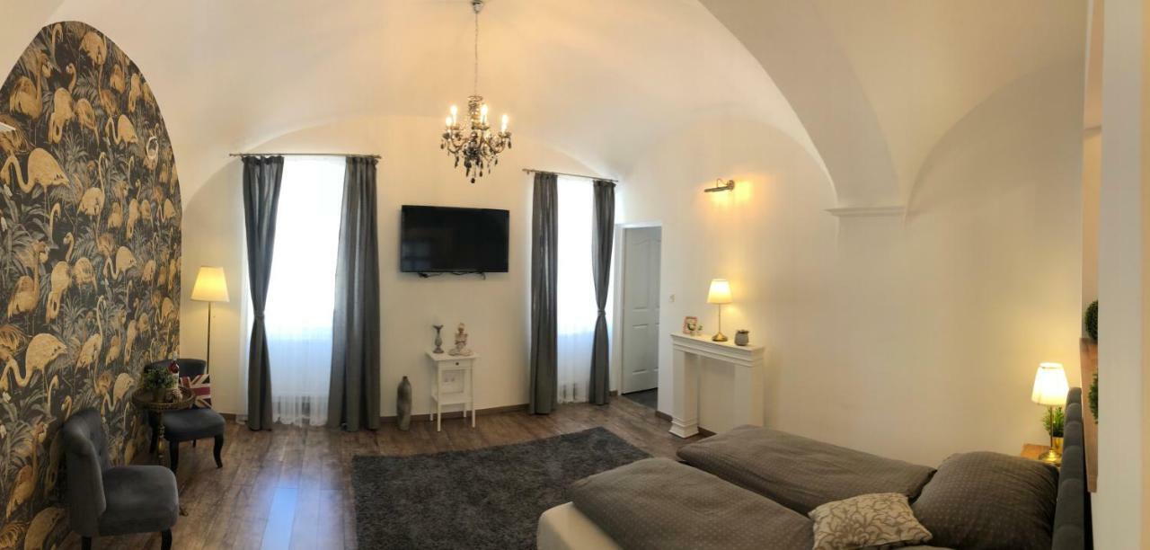 Frank Apartman Deluxe Villa Eger Exterior foto