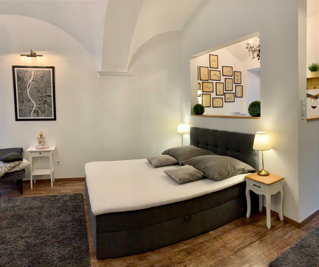Frank Apartman Deluxe Villa Eger Exterior foto